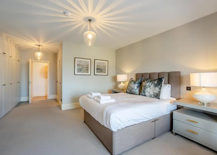 Strathmore Court Apartments