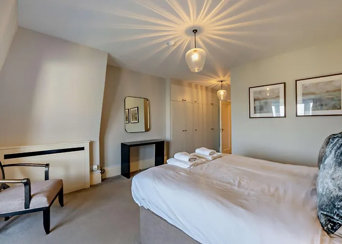 Strathmore Court Apartments