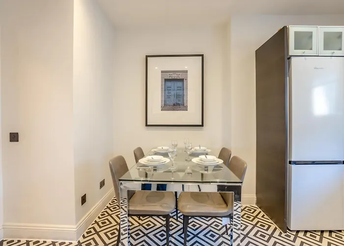 Strathmore Court Apartments