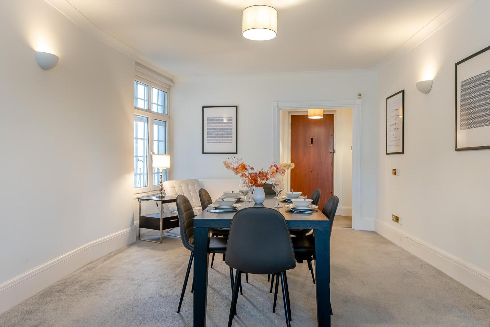 Strathmore Court Londra